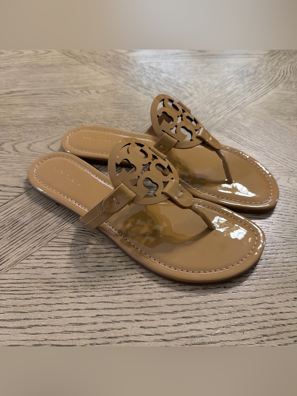 Tory Burch Miller Thong Sandal , Sand / Tan Patent Leather ,  Sz US 8.5